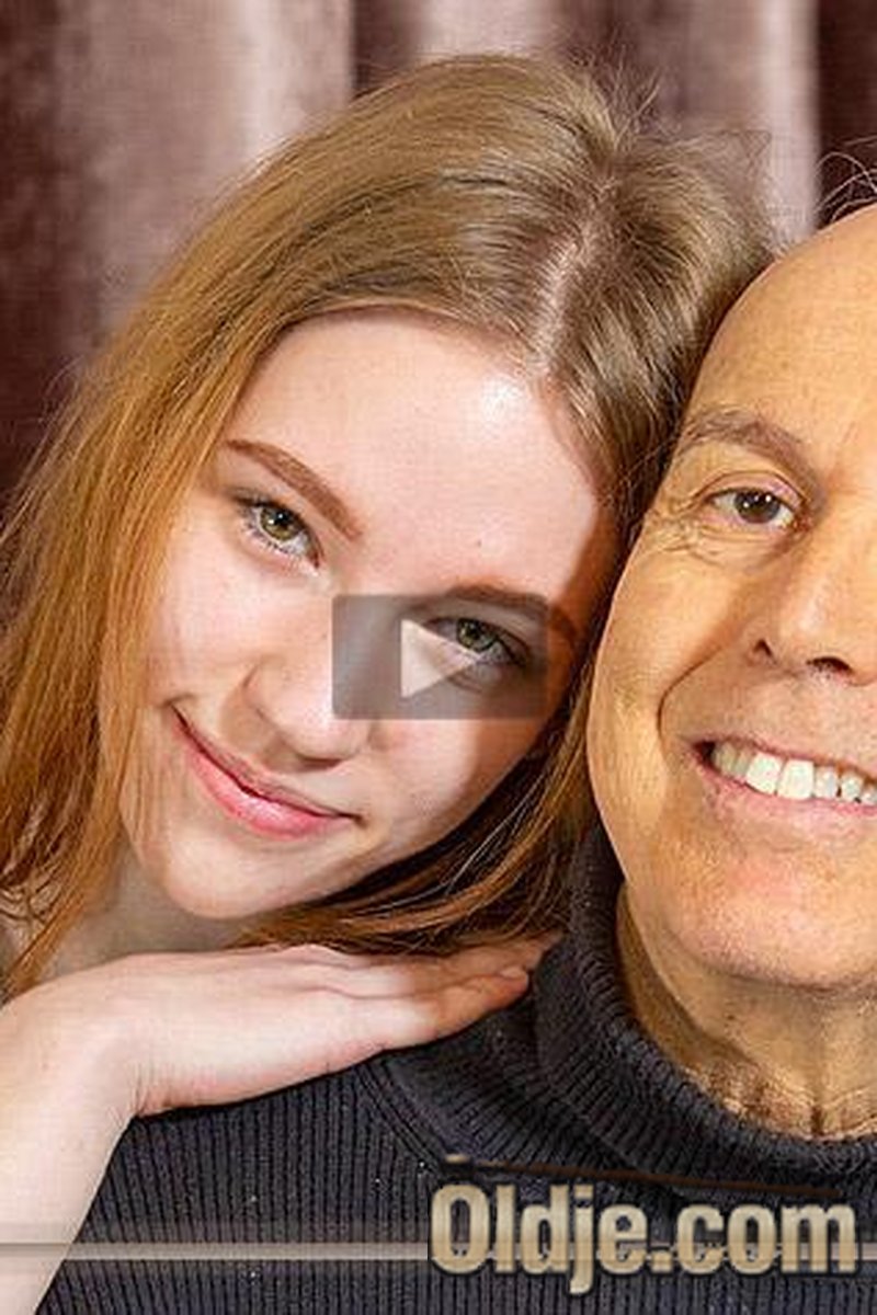 Bored Maya Needs Something - Screenshot 1 of 4 - Blond Hair