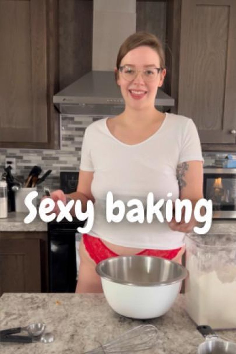 Sexy Baking - Screenshot 1 of 4 - BBW