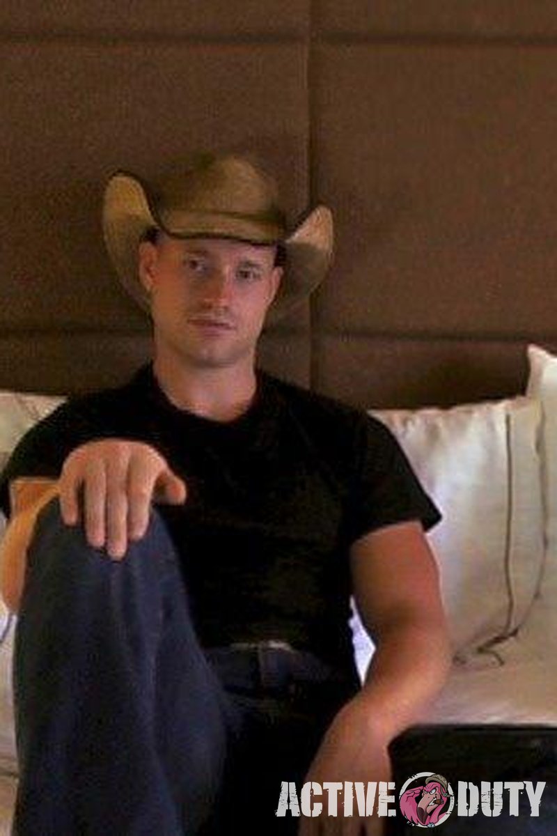 Bruce - Screenshot 1 of 4 - Big Dick