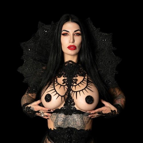 Mistress Damazonia