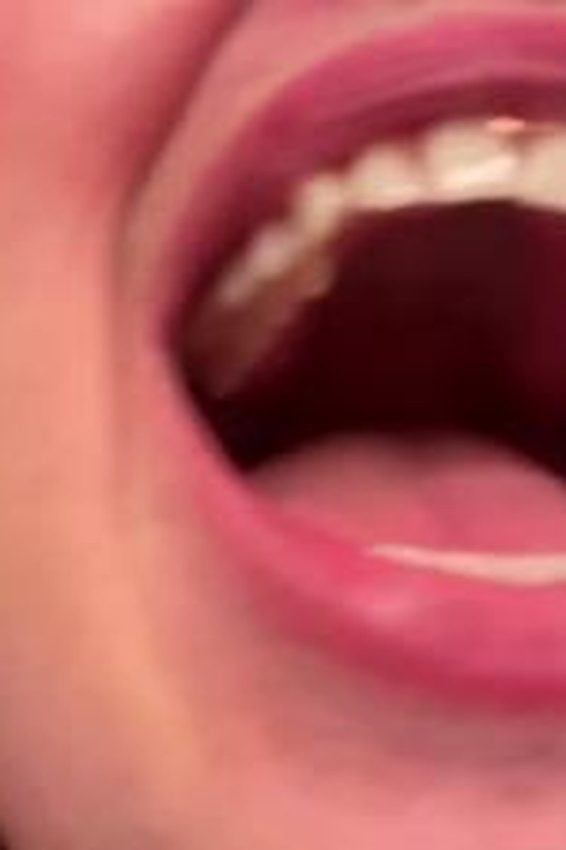 Tooth Brushing 1 - Screenshot 1 of 4 - Body Worship