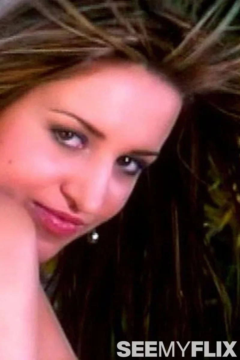 Two Garden Sluts - Screenshot 1 of 4 - Latin Woman