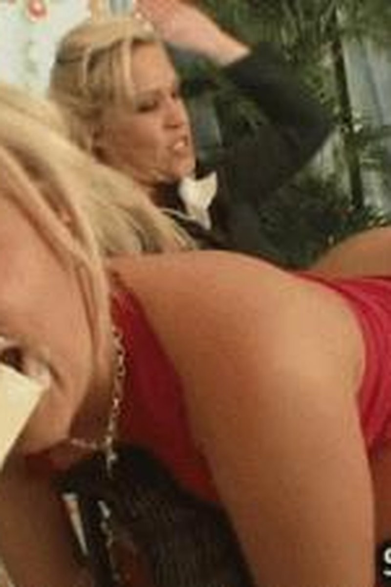 Foul Language - Screenshot 1 of 4 - Older Woman / Younger Man