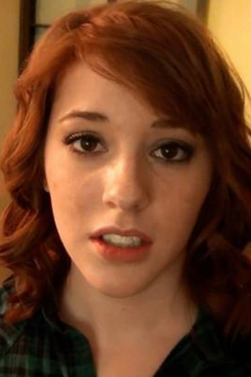 Daphne Manipulated - Screenshot 1 of 4 - Eye Contact