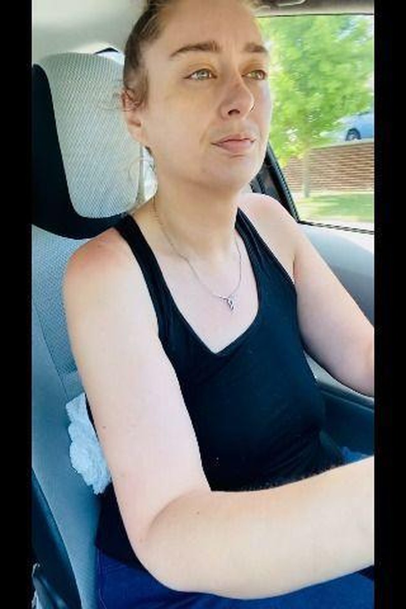 Driving In The City I Pull My Tits Out - Screenshot 1 of 4 - Big Tits