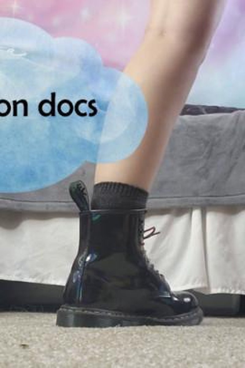 Trying On Docs - Screenshot 1 of 4 - Boots