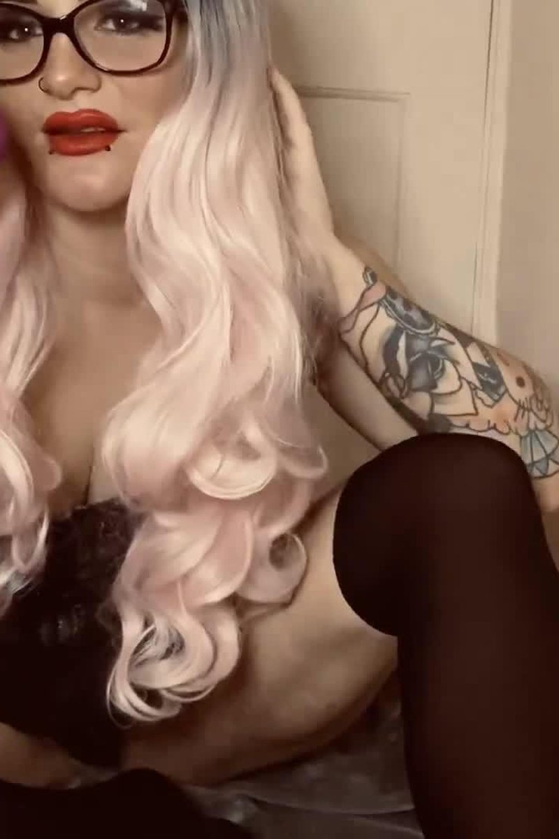 Wand Orgasm - Screenshot 1 of 4 - Alternative Look