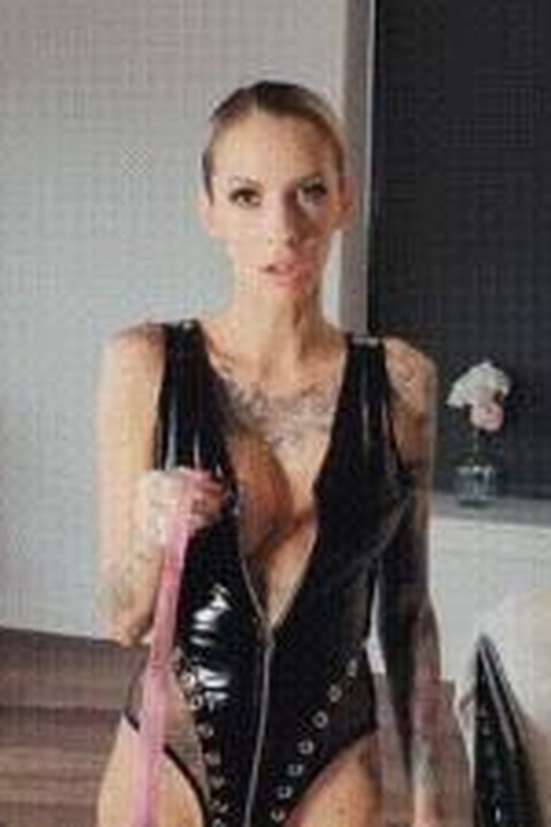 Come Here Good Boy - Screenshot 1 of 4 - Cuckolding