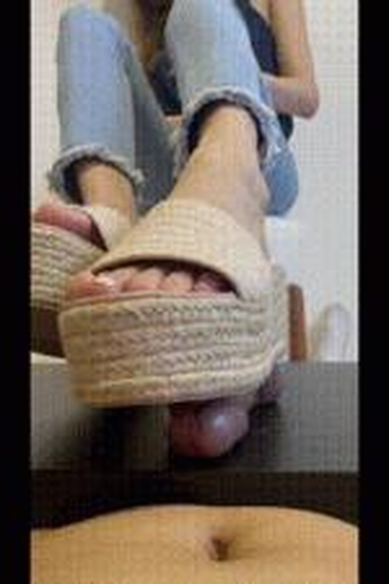 Weak Under Platforms - Screenshot 1 of 4 - Cockbox