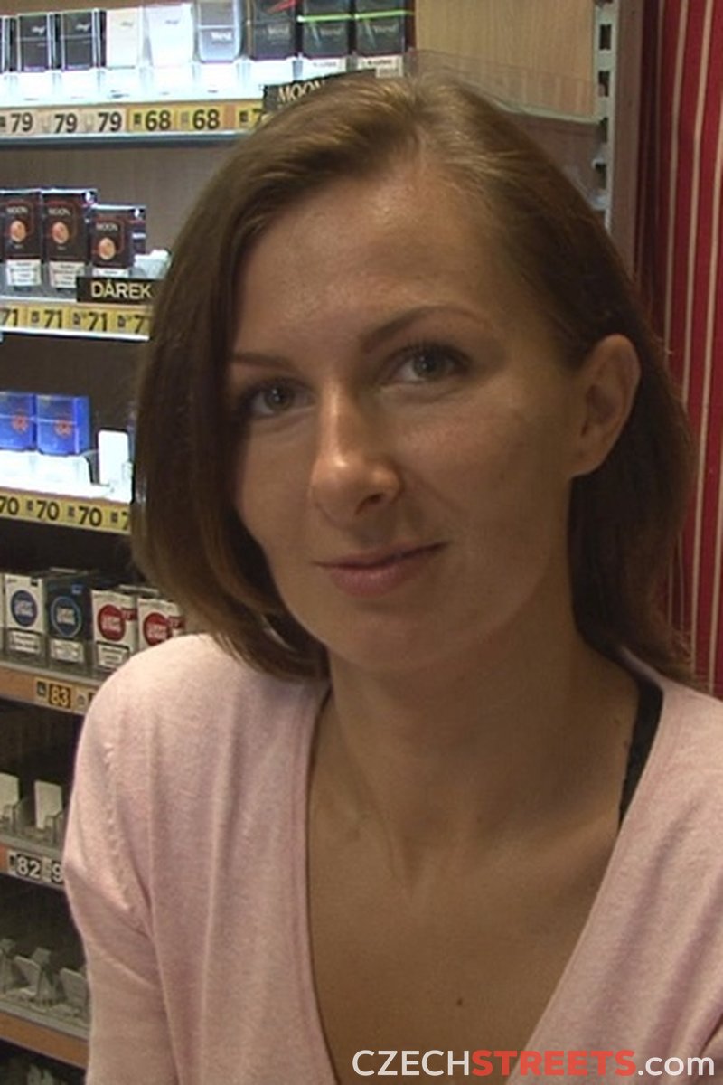 Mature Beauty From the Tobacconist - Screenshot 1 of 4 - Blowjob