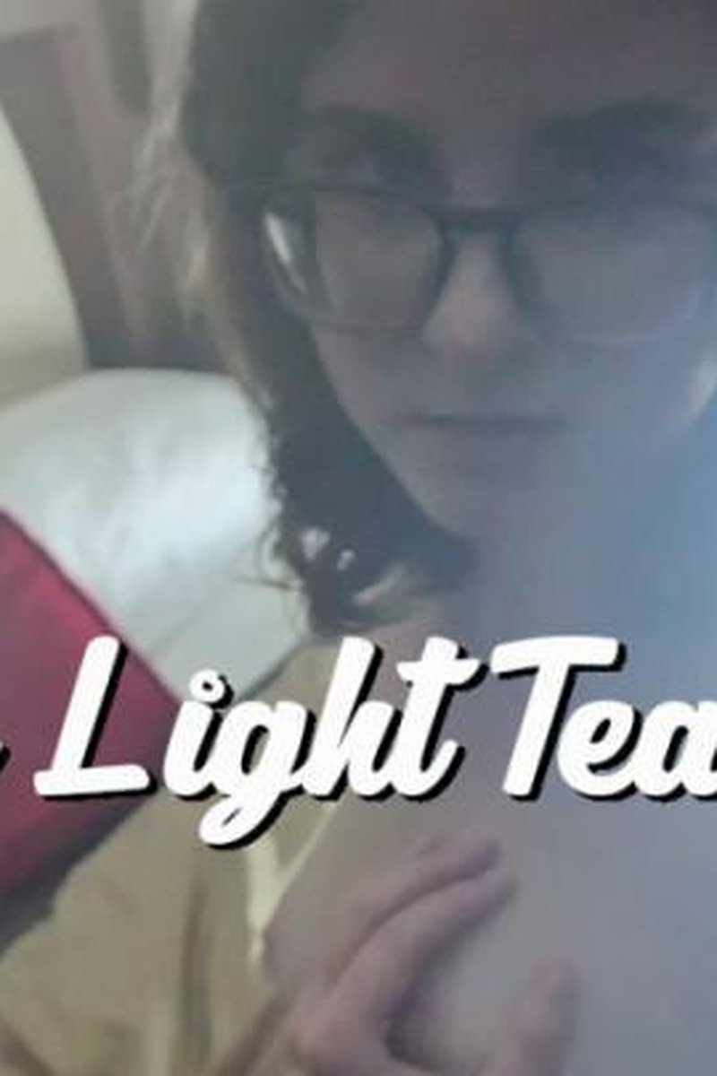 Strobe Light Tease - Screenshot 1 of 4 - Babes