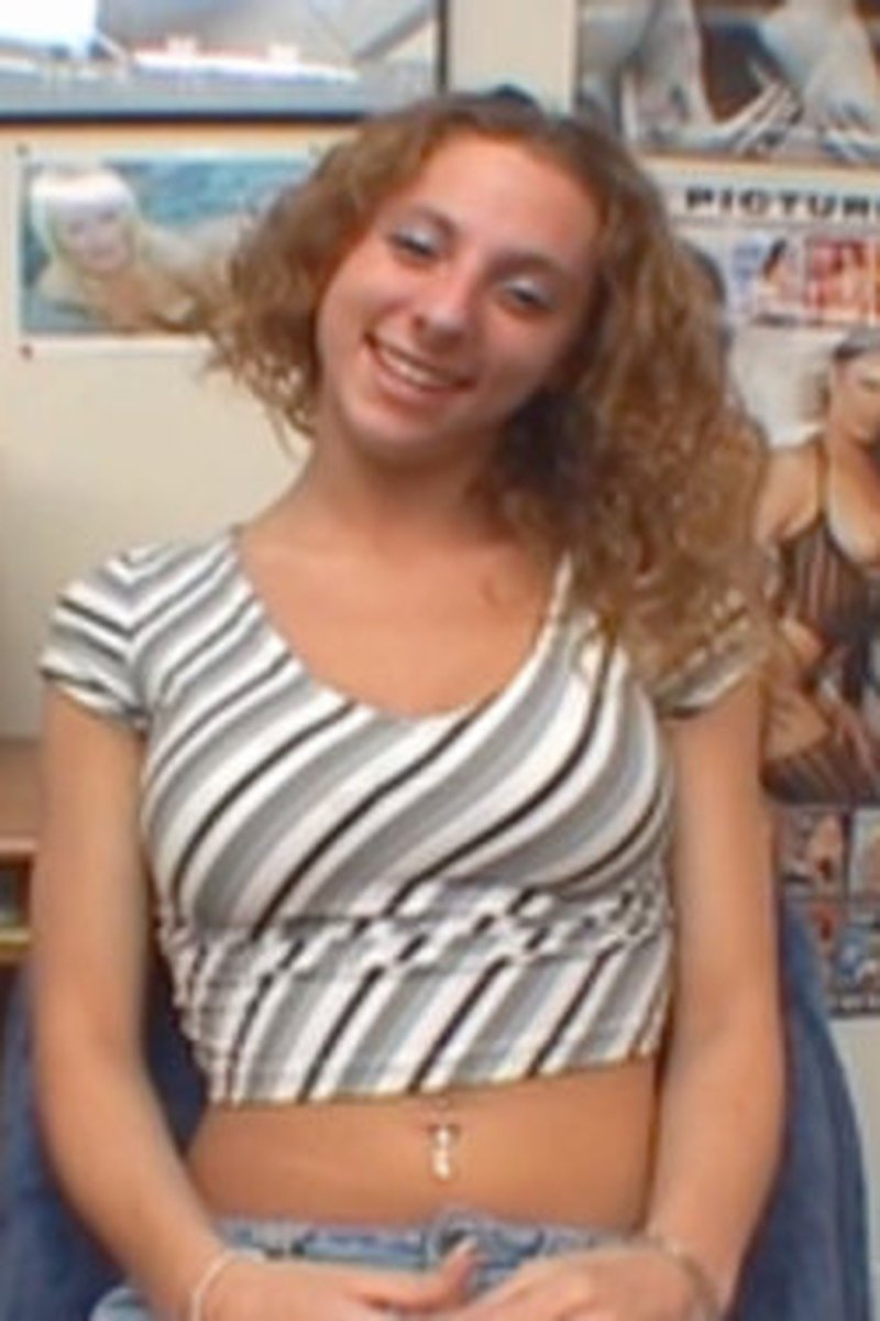 Frenchie - Screenshot 1 of 4 - Brown Hair