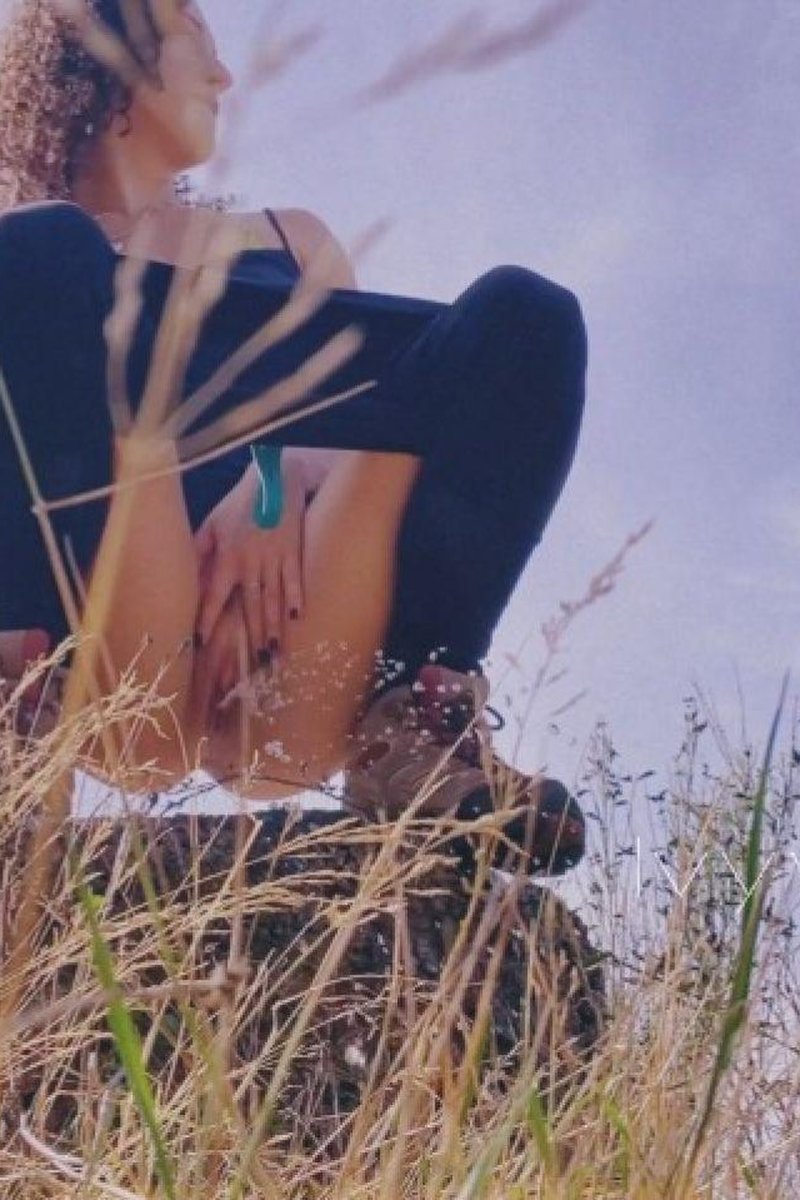 Mountaintop Pee - Screenshot 1 of 4 - Golden Shower