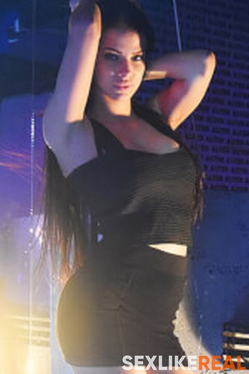 Private Striptease 3 - Screenshot 1 of 4 - 3D Available