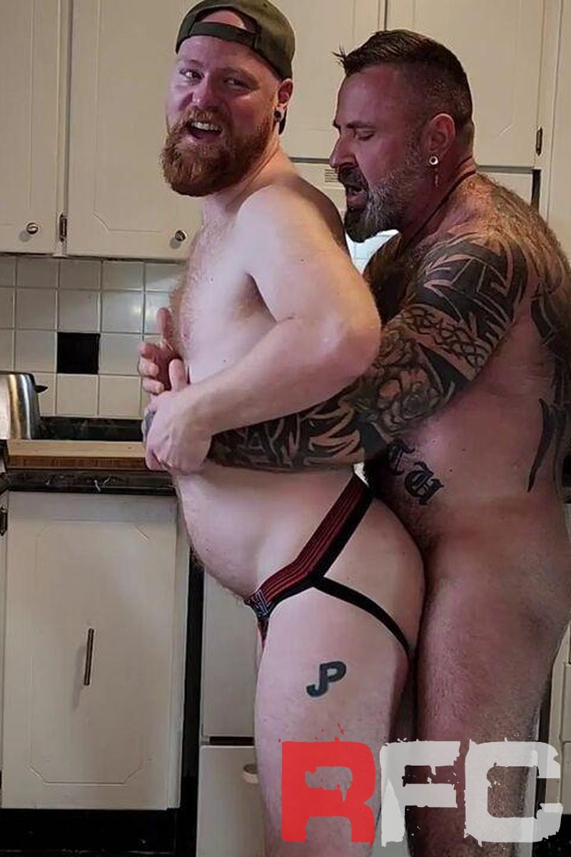 Kitchen Breeding - Screenshot 1 of 4 - Big Muscle Guys
