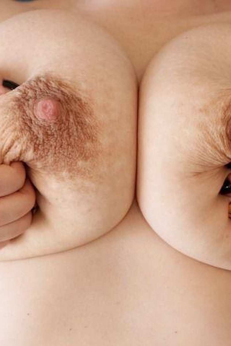 Bed Wobble - Screenshot 1 of 4 - Breast Play