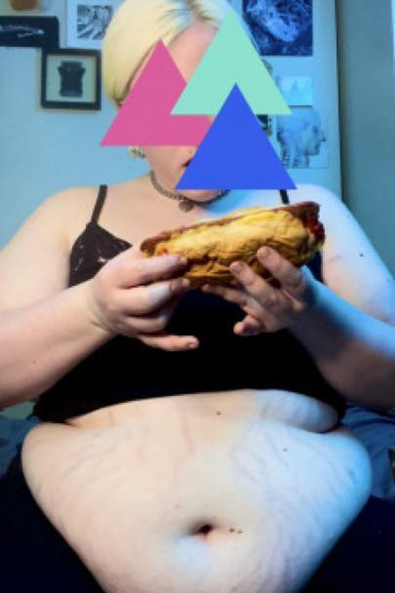 Five Guys Stuffing - Screenshot 1 of 4 - BBW