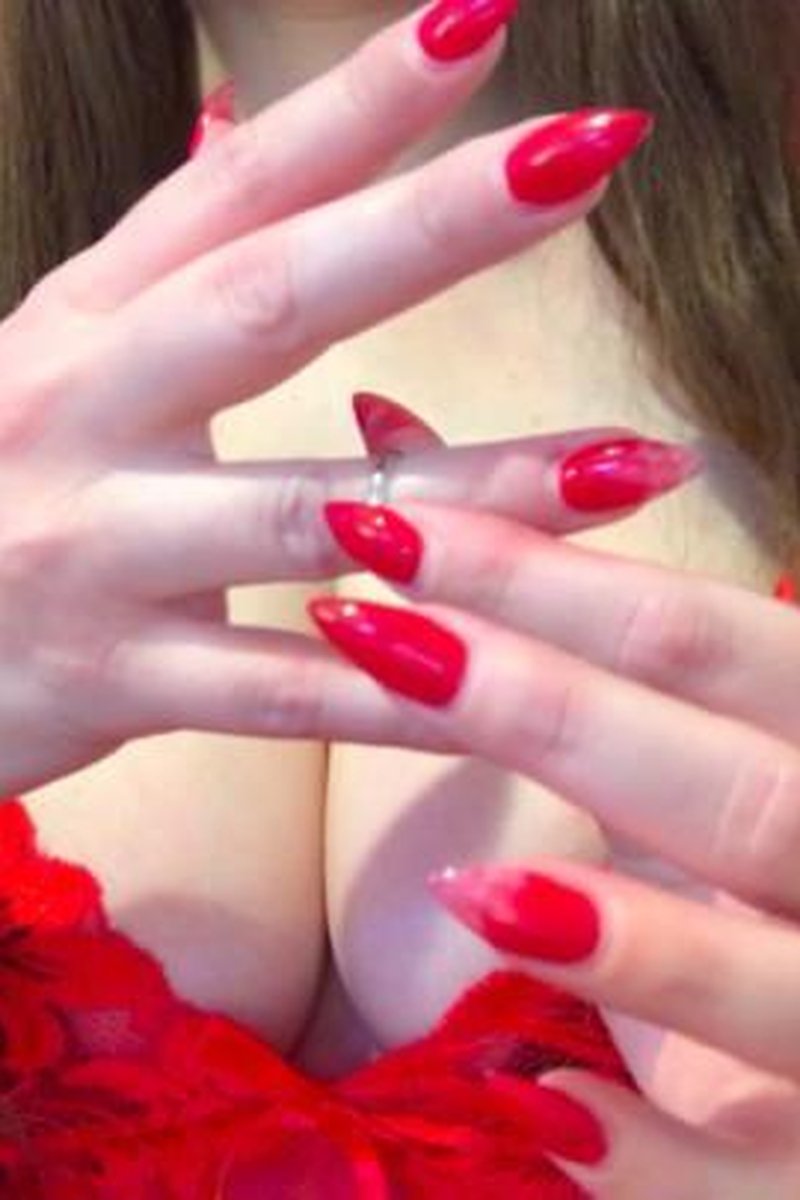 Struggle With A Tiny Ring - Screenshot 1 of 4 - Body Worship