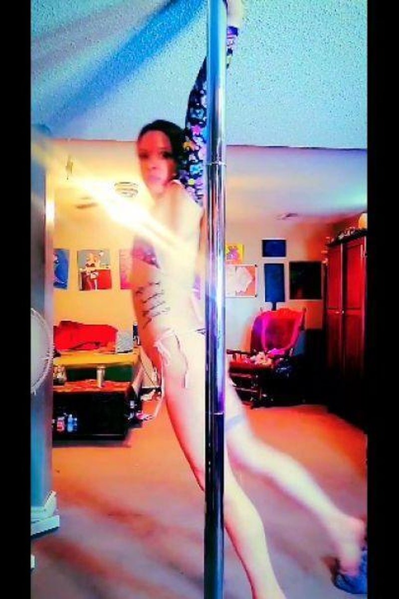 4 Free Dance - Screenshot 1 of 4 - Alternative Girl