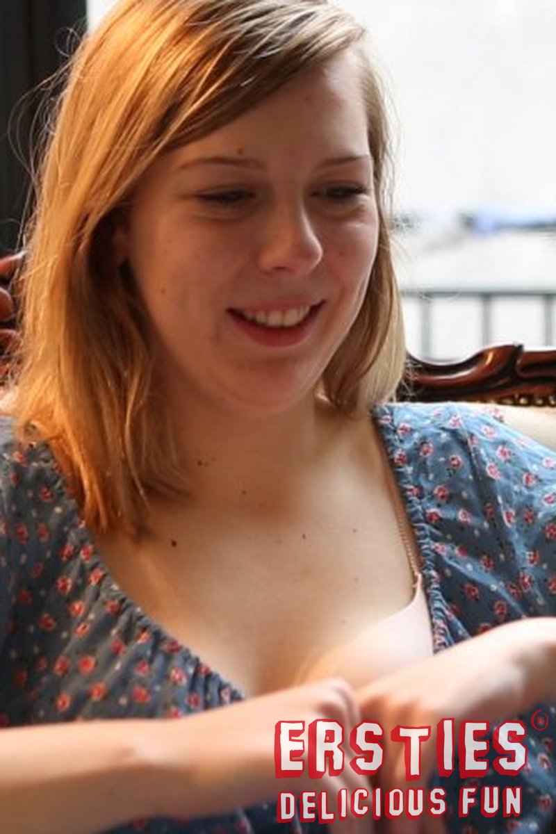 Interview with Mae Part 1 - Screenshot 1 of 4 - Interview