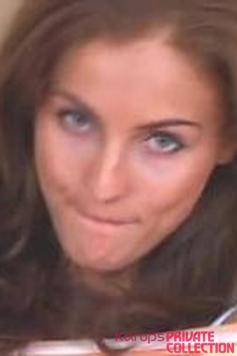 Yvette - Screenshot 1 of 4 - Yvette 1079