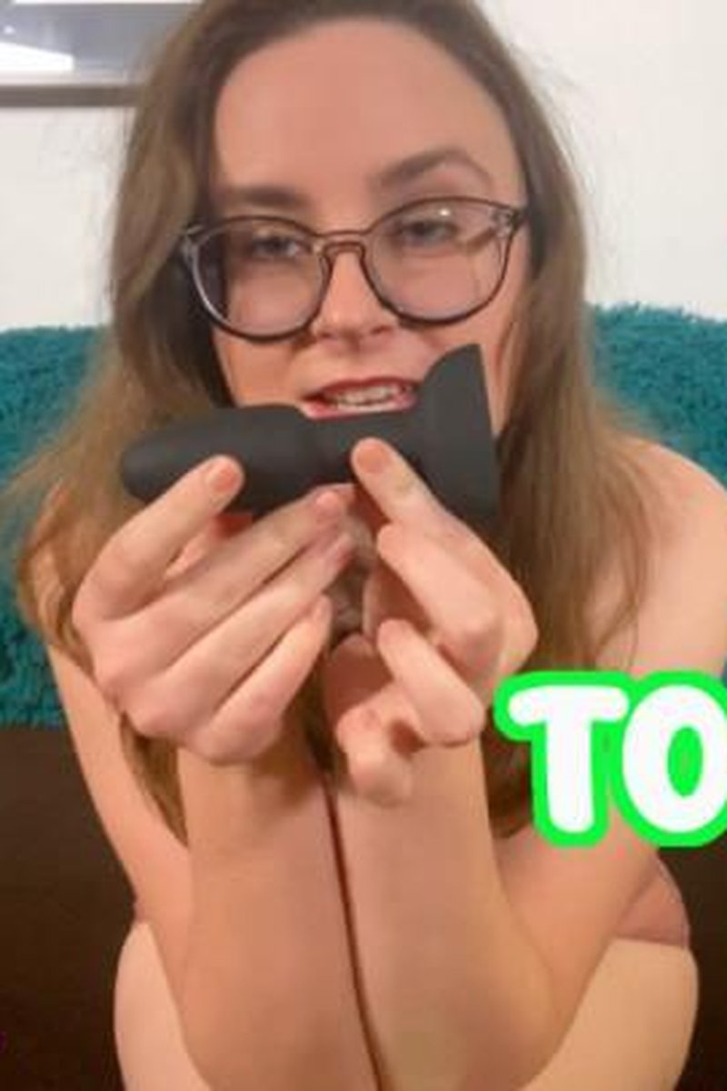 Lets Play Together - Screenshot 1 of 4 - Babes