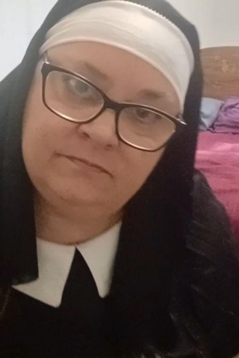 Nun Renay Masturbates Then Uses A BBC Dildo - Screenshot 1 of 4 - BBC Dildo