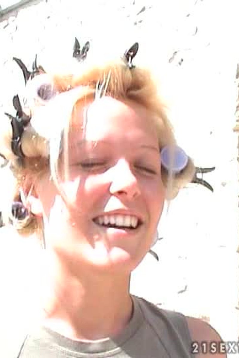 Backstage with Jo - Screenshot 1 of 4 - Babes