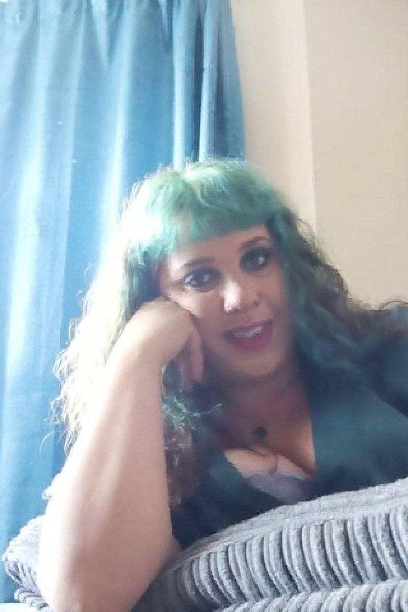 Cuckhold Tease - Screenshot 1 of 4 - Cuckoldfantasy