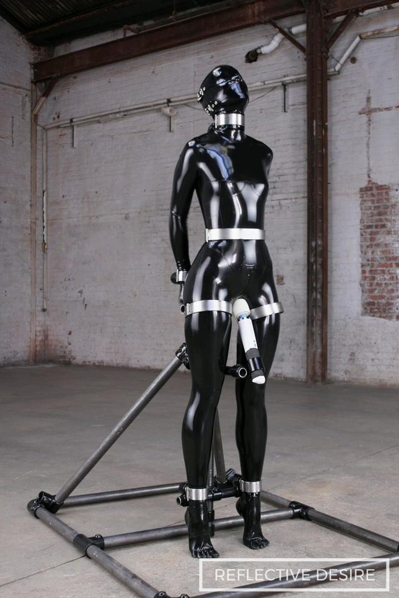 Self Restraint - Screenshot 1 of 4 - Bondage