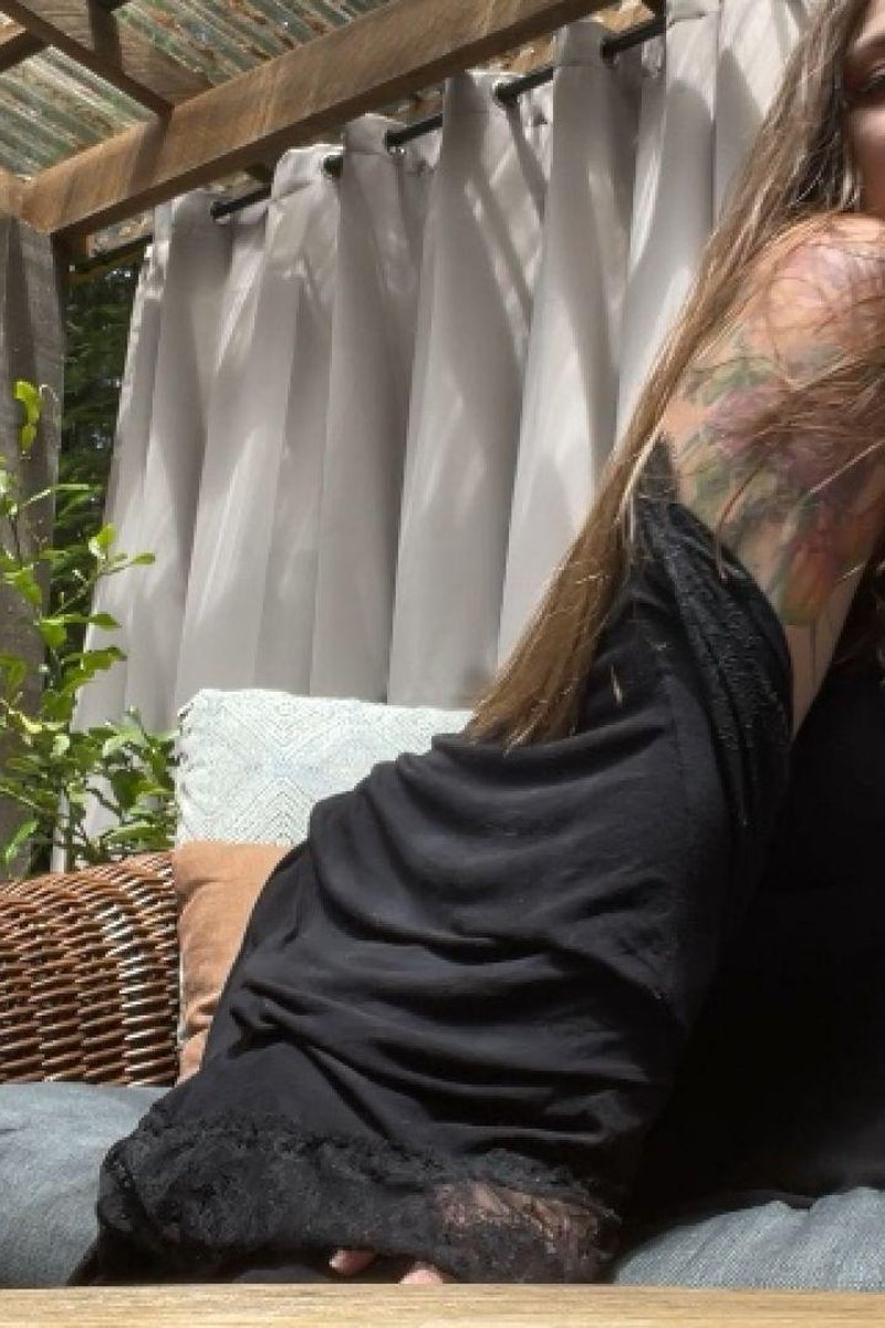 Much Needed Sun Bathing - Screenshot 1 of 4 - Big Ass