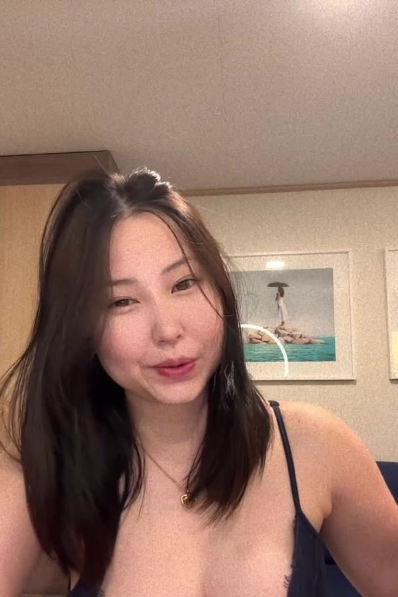 Hello! - Screenshot 1 of 4 - Vertical Video