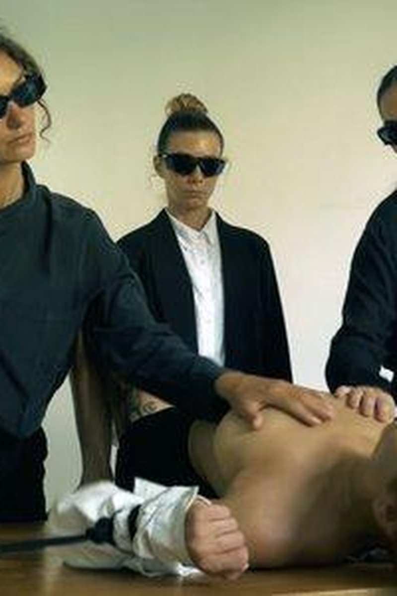 Matrix (1999) Interrogation - Screenshot 1 of 4 - Adult