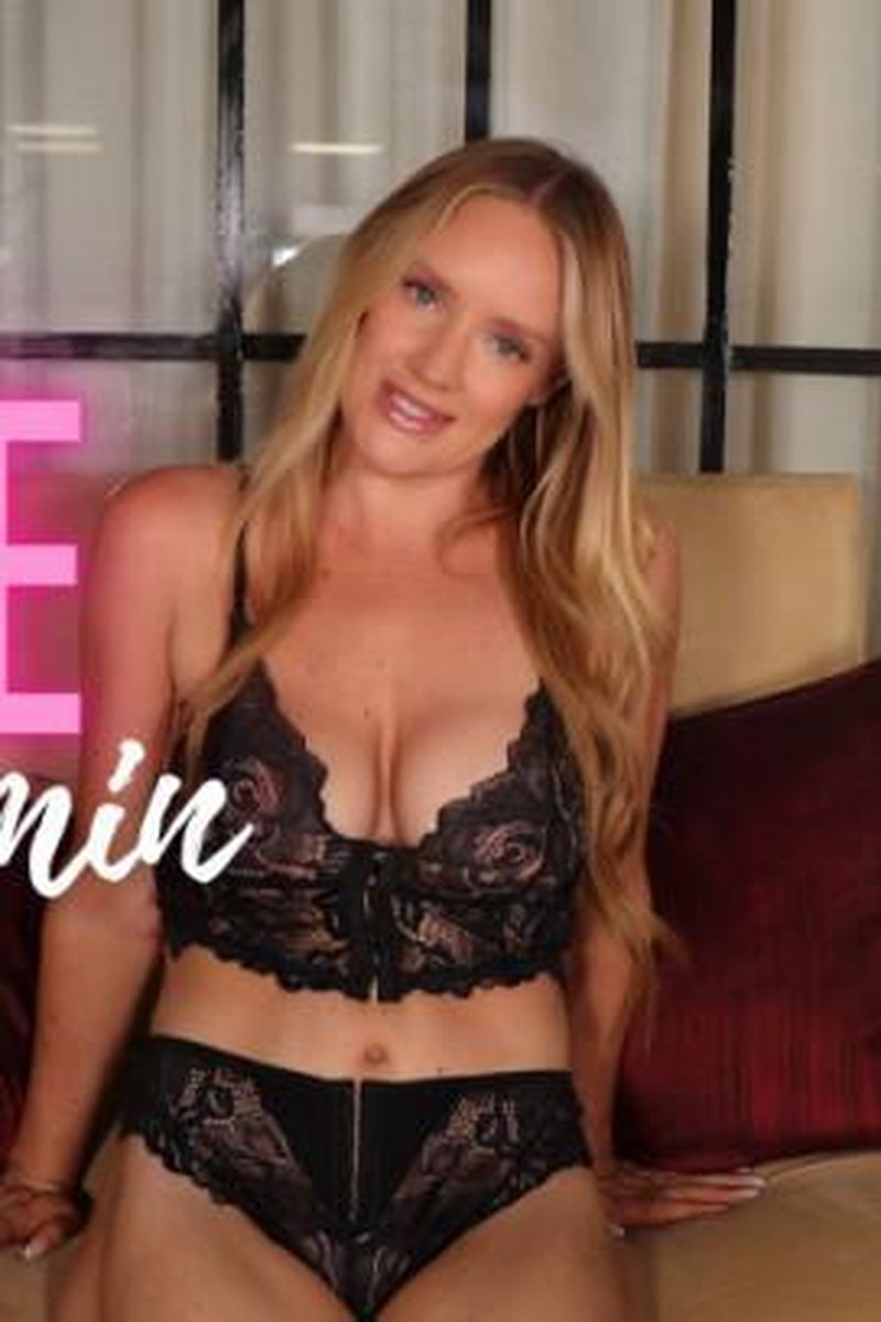 Debt Slave Benjamin - Screenshot 1 of 4 - Domination