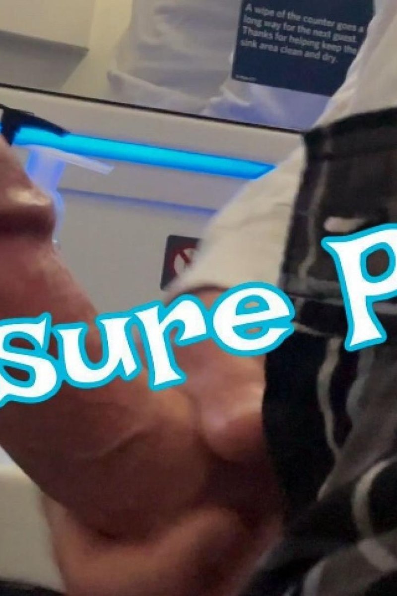Pleasure Plane - Screenshot 1 of 4 - Bathroom