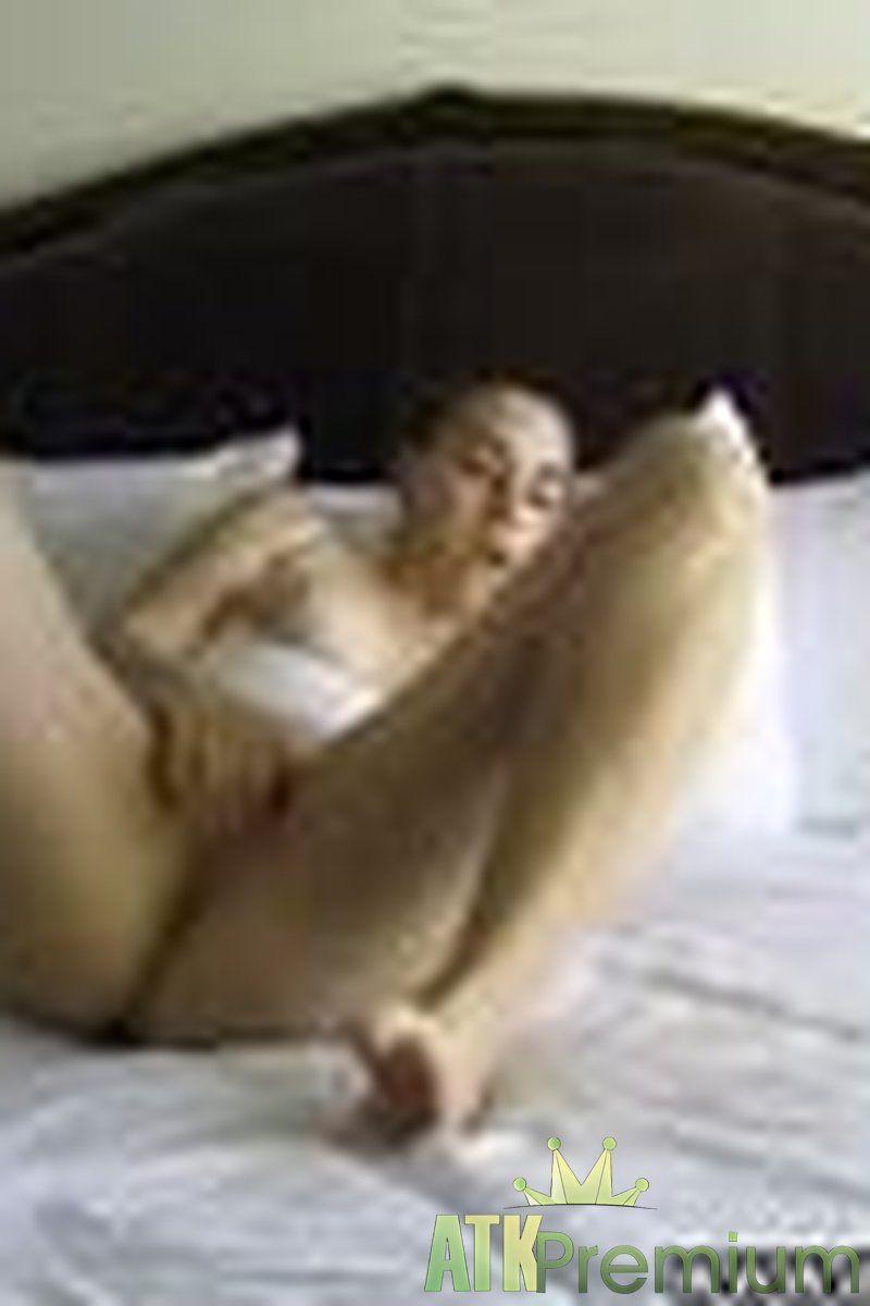 Devon - Masturbation - Screenshot 1 of 4 - Devon Dev001