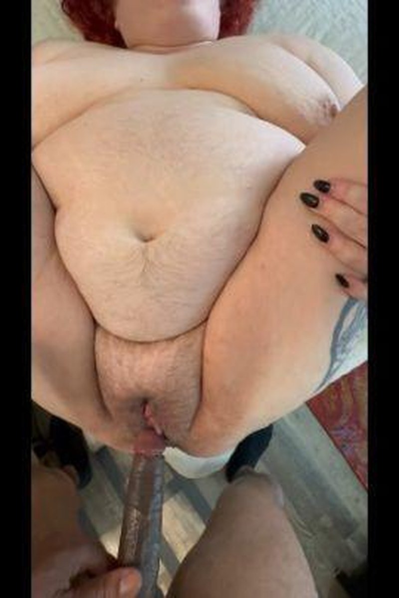 Liz Taking Black Pipe - Screenshot 1 of 4 - Bbwbbc
