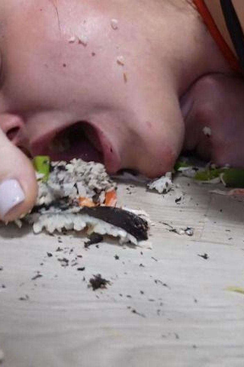 Dinner With A Slave - Screenshot 1 of 4 - Food