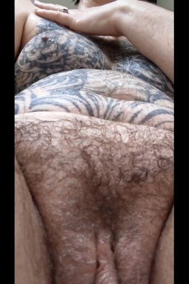Sweating Giantess Goddess Dripping Sweat Onto You - Screenshot 1 of 4 - Big Clit