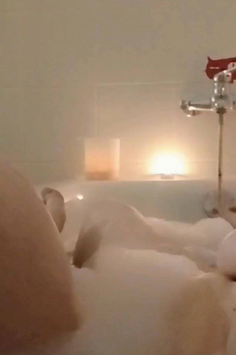 Anonymous Bathtime - Screenshot 1 of 4 - Anonymous