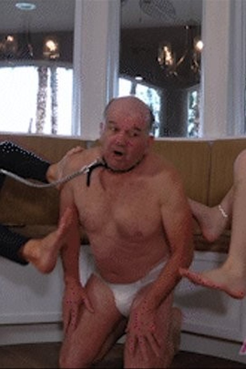 Slave Slap Around - Screenshot 1 of 4 - American Mean Girls