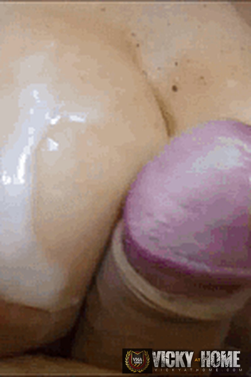 A Cheap Trick - Screenshot 1 of 4 - Blowjob