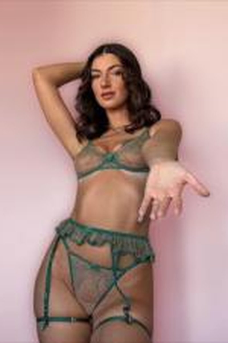 Hand It Over - Screenshot 1 of 4 - Femdom