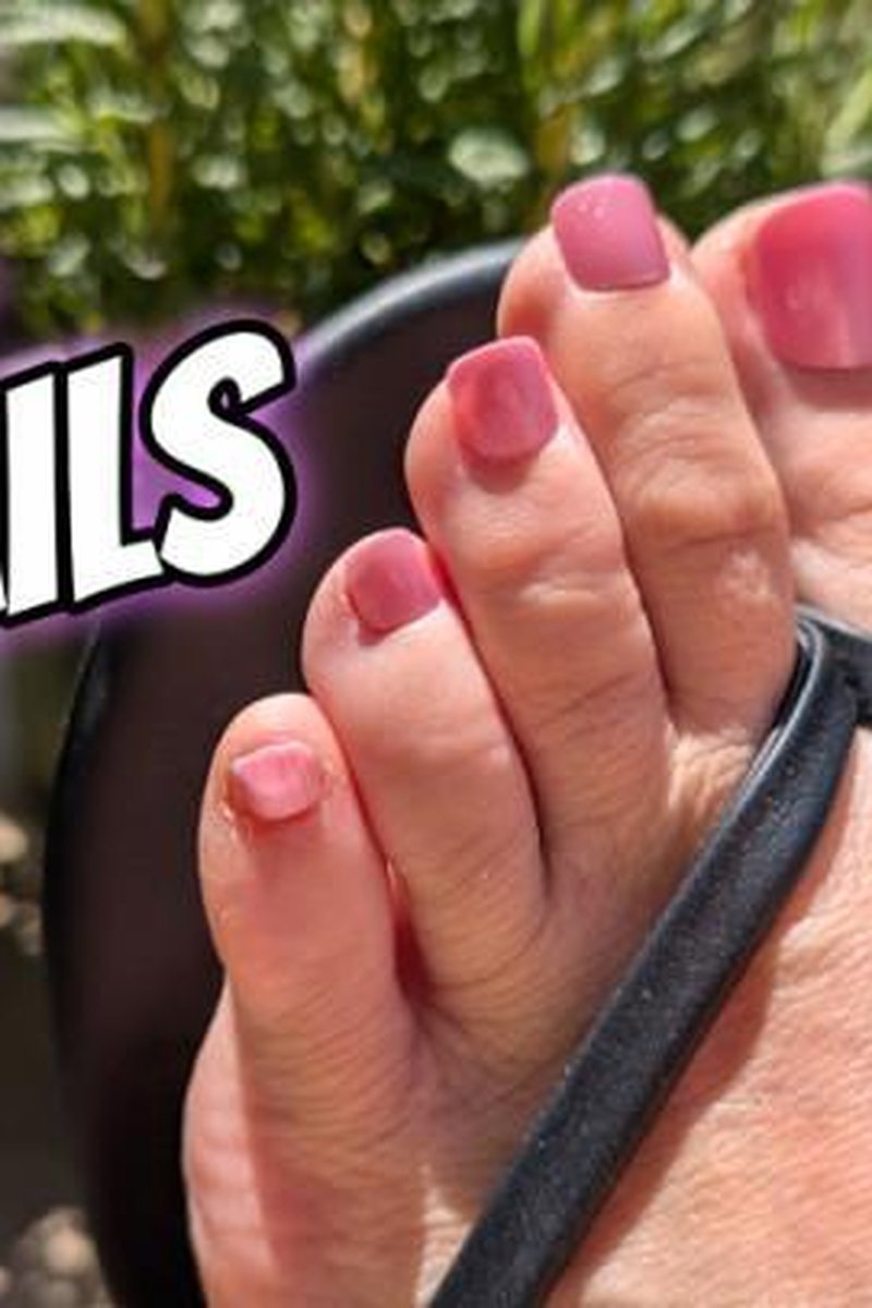 Pink Toe Nails - Screenshot 1 of 4 - Foot Fetish