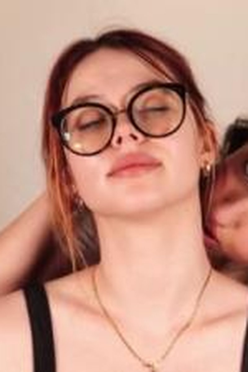 Delicate Neck Play - Screenshot 1 of 4 - Body Worship