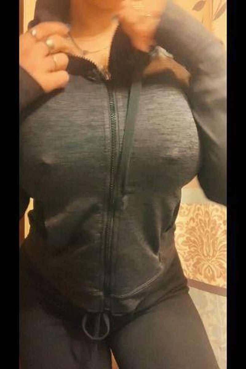Huge MILF Tits - Screenshot 1 of 4 - Big Tits