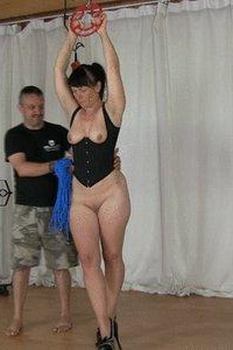 Suspension - Screenshot 1 of 4 - Bdsm-day