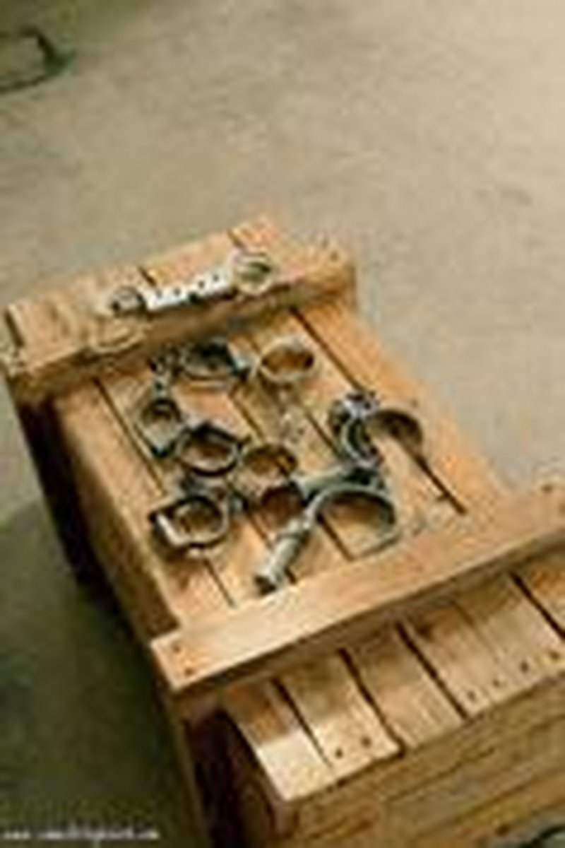 Cuffs - Screenshot 1 of 4 - Bondage