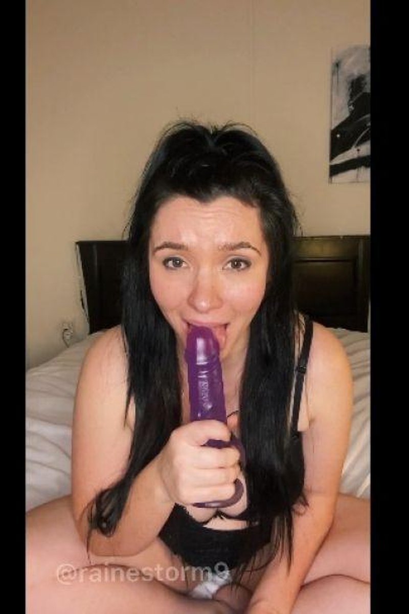 Suck Like This - Screenshot 1 of 4 - Blowjob