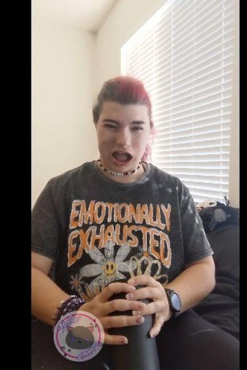 Playing With A Leaf Blower - Screenshot 1 of 4 - Alternative Girl